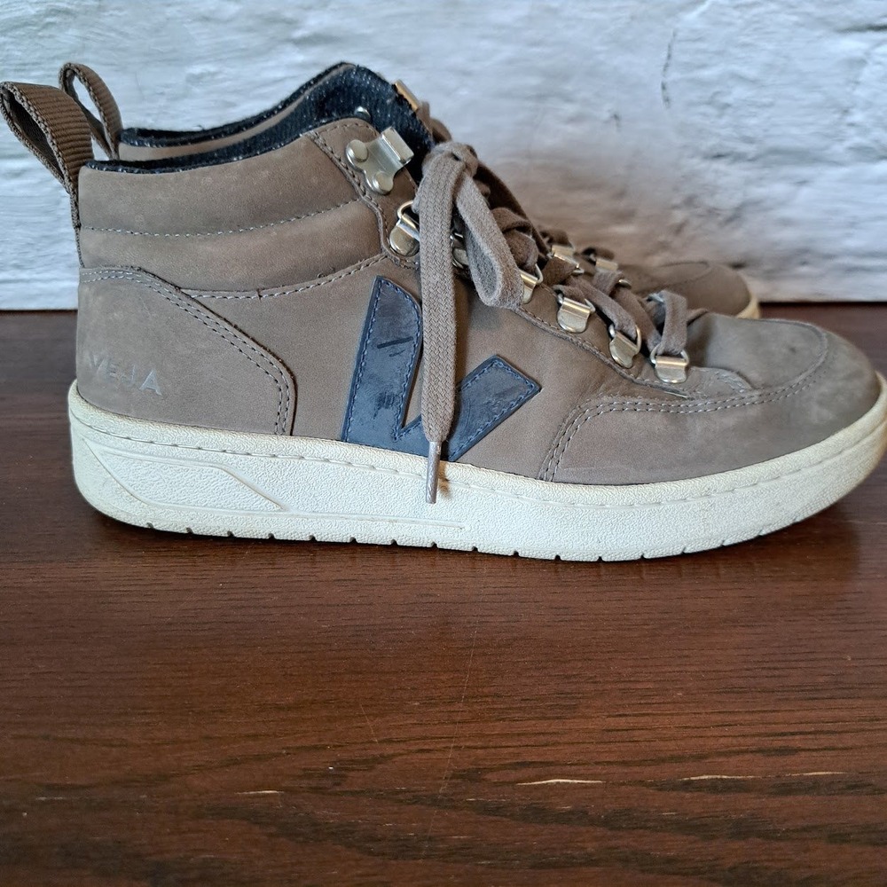 Veja Roraima Nubuck High Top Sneakers Taupe Navy Blue Mens‎ Size 6 EUR 37
